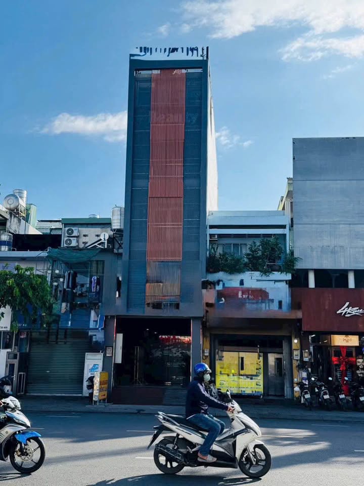 FrontHouse mặt tiền Phan Văn Trị Đống Đa 105m² giá 27 tỷ - Đầu tư sinh lời ngay!