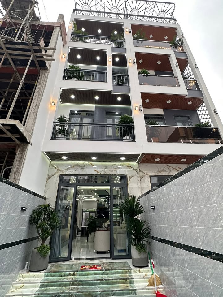 Nhà 4 tầng đường Thạnh Xuân 24, Q12 giá 7 tỷ - Sẵn sàng vào ở ngay!