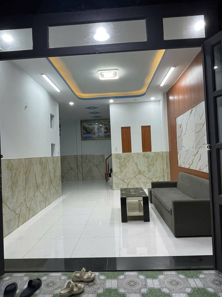 Nhà Bà Điểm, Hóc Môn 40m² giá 1.49 tỷ - Sẵn sàng vào ở ngay!