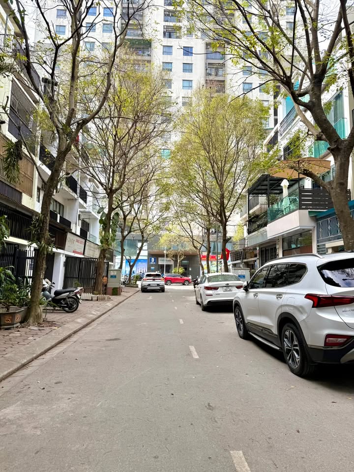 Nhà phân lô cán bộ Xuân Phương 65m² giá 19 tỷ - Không gian sống yên bình giữa lòng phố thị!