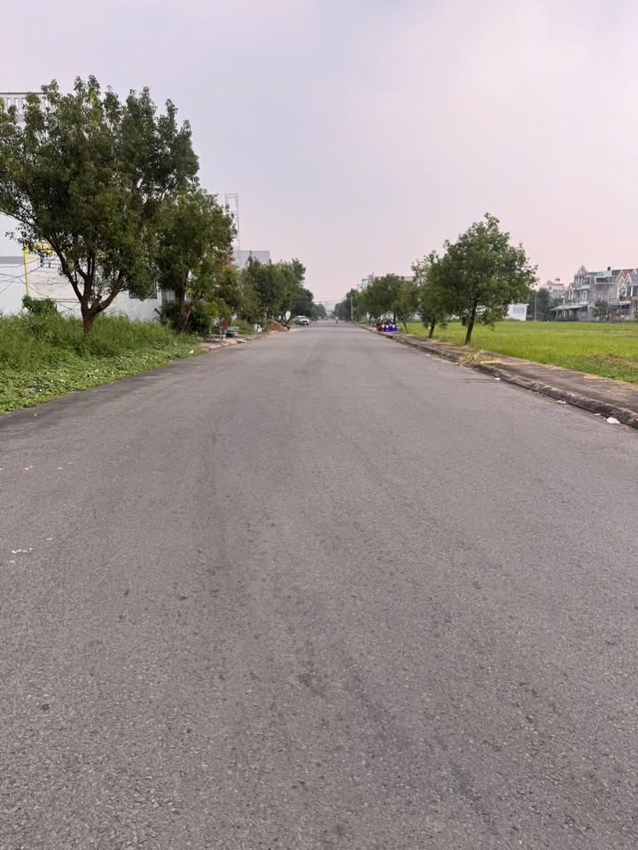 Đất nền tái định cư Đặng Huỳnh, Cần Giuộc 90m² giá 3.7 tỷ - Đối diện khu thương mại!