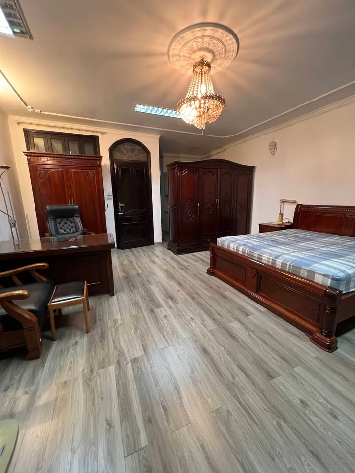 Căn hộ cho thuê phố Lê Thanh Nghị quận Hai Bà Trưng 100m² giá 10 triệu - Full nội thất xịn xò, thang máy hiện đại