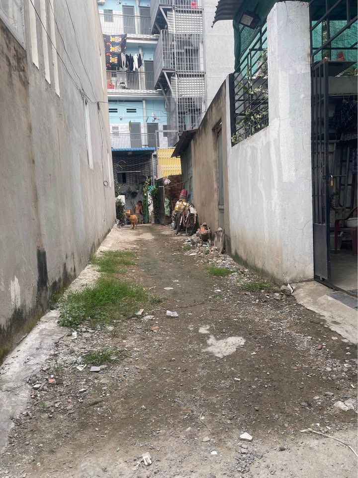 Bán đất tặng nhà cấp 4 tại Phước Long B, Q9 - 50m² chỉ 3.5 tỷ!