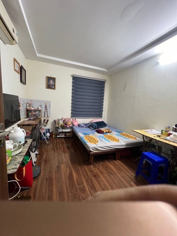 Chung cư Giang Biên Long Biên 70m² giá 4 tỷ - Sổ đỏ chính chủ giao dịch ngay!