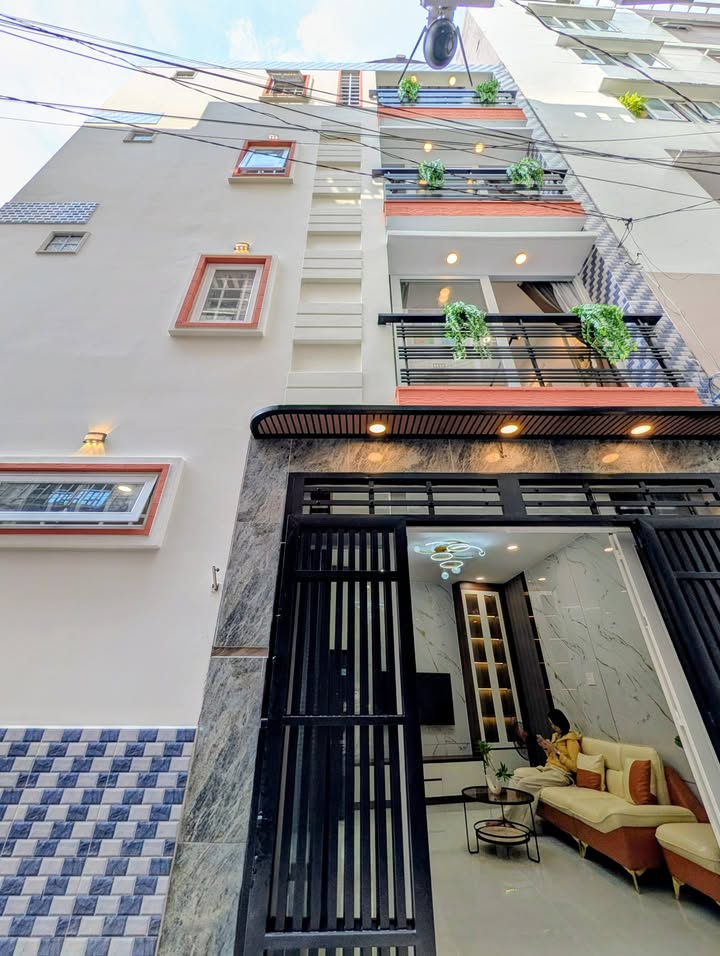 Nhà 4 tầng Đào Duy Anh, Phú Nhuận 40m² giá 7 tỷ - Vị trí đỉnh cao, tiện nghi đầy đủ