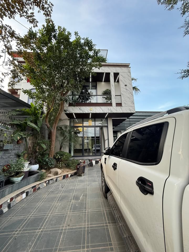 Biệt thự Villa Quang Trung 333m² giá 8 tỷ - Thiết kế hiện đại, không gian sống lý tưởng!