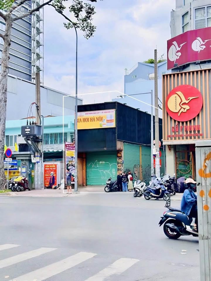 Cho thuê nhà hàng mặt tiền Nguyễn Thị Minh Khai, Quận 1, 150m² - Góc 2 mặt tiền lý tưởng cho kinh doanh!