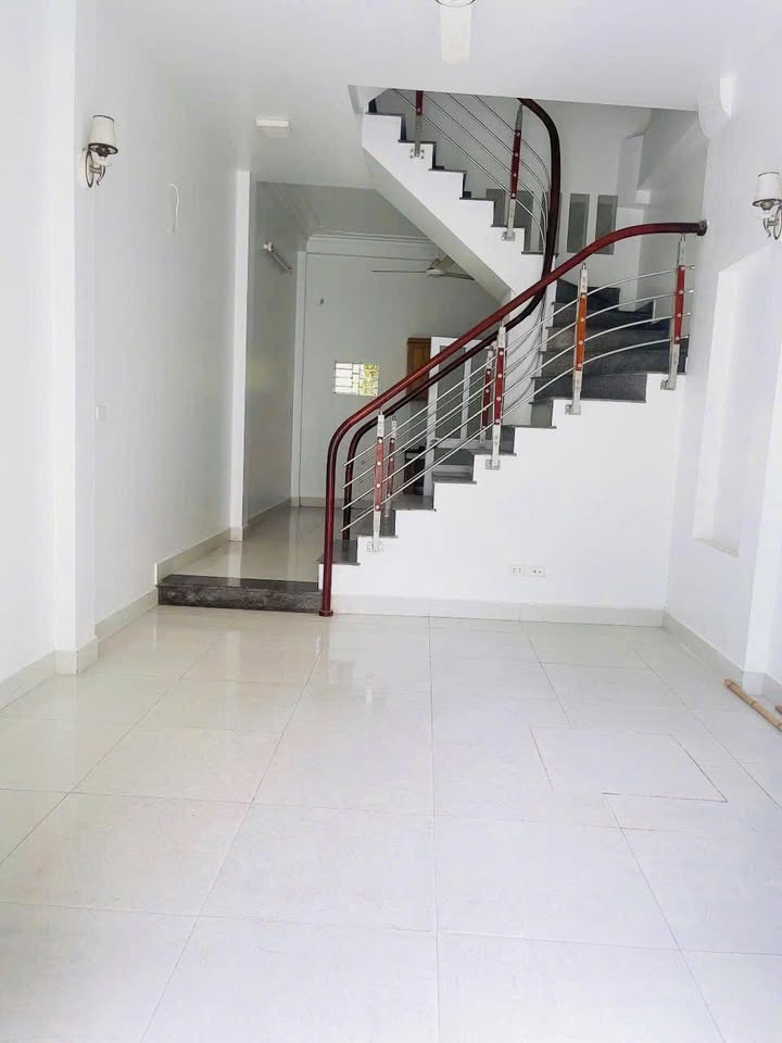 Nhà nguyên căn 4 tầng Yên Nghĩa 38m² giá 7 triệu - Phù hợp cho gia đình và kinh doanh online