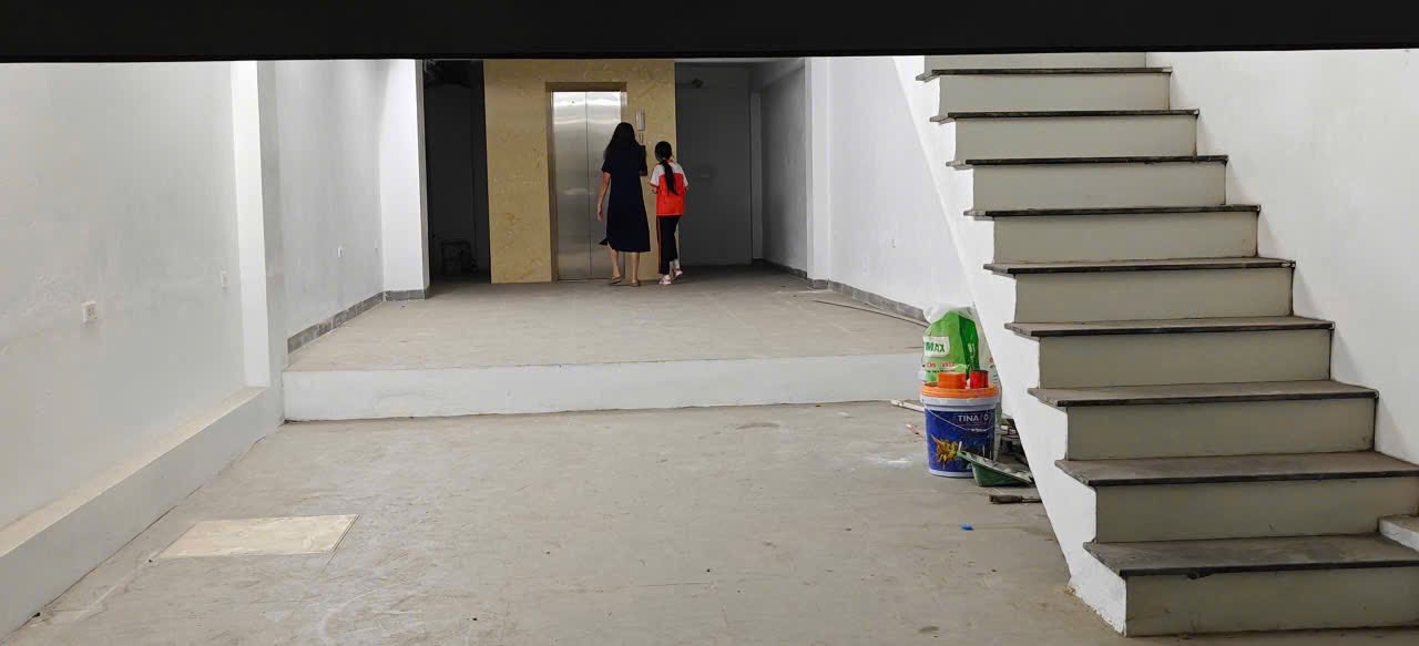 Cho thuê mặt phố Quang Trung, Hà Đông 80m² giá 40 triệu - Thang máy hiện đại, phù hợp nhiều mô hình kinh doanh!