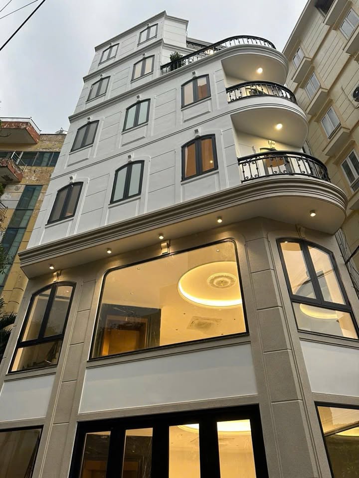 Cho thuê FrontHouse 6 tầng đường Nguyễn Công Hoan, Ba Đình 40m² - Full nội thất, vào ở ngay!