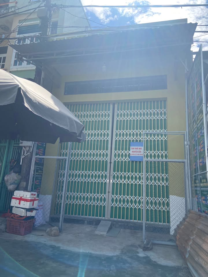 Nhà nguyên căn 57 Trần Kiên, Pleiku - Giá chỉ 8 triệu/tháng, cho thuê lâu dài!