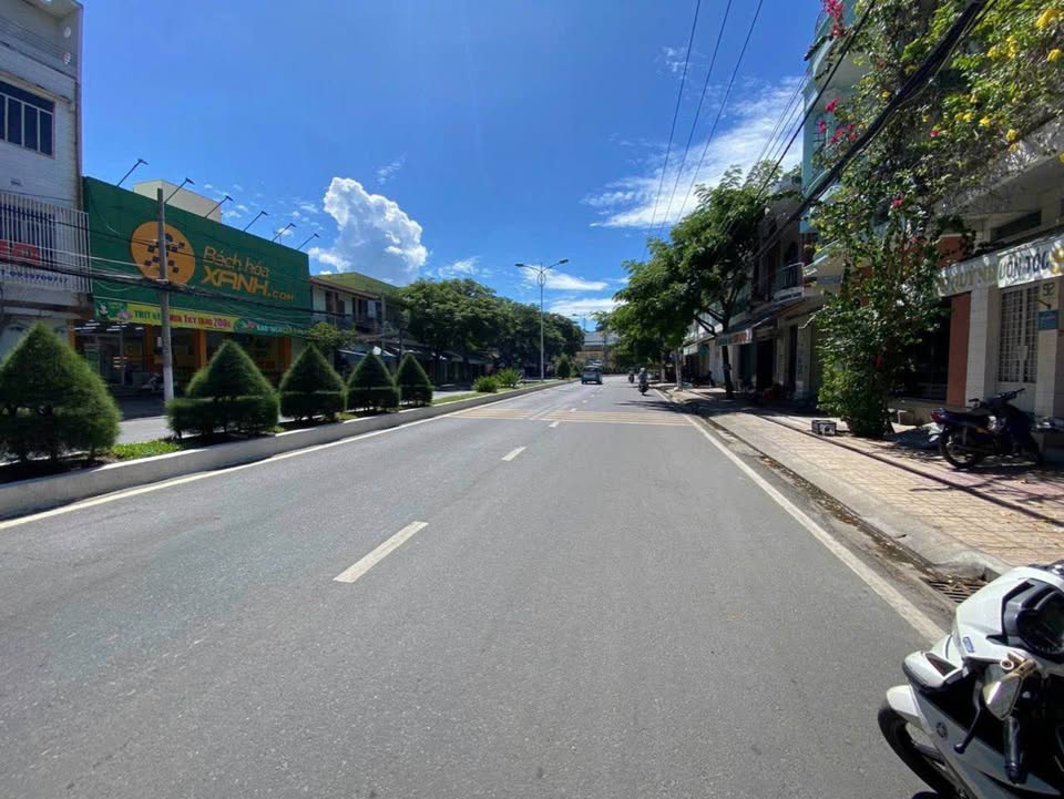 Bán nhà mặt tiền Trần Phú, Nha Trang 191.5m² giá 39 tỷ - Đầu tư sinh lời ngay!