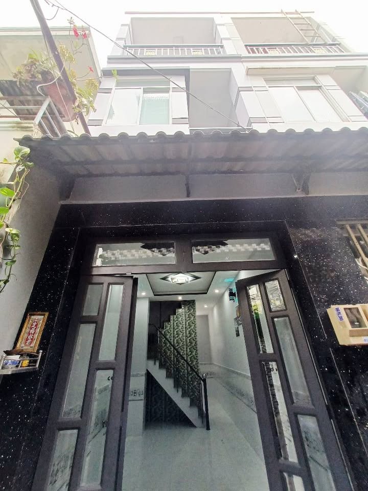 Nhà phố Quận 8, 27m² giá 1.75 tỷ - Vị trí sát mặt tiền Mai Hắc Đế!