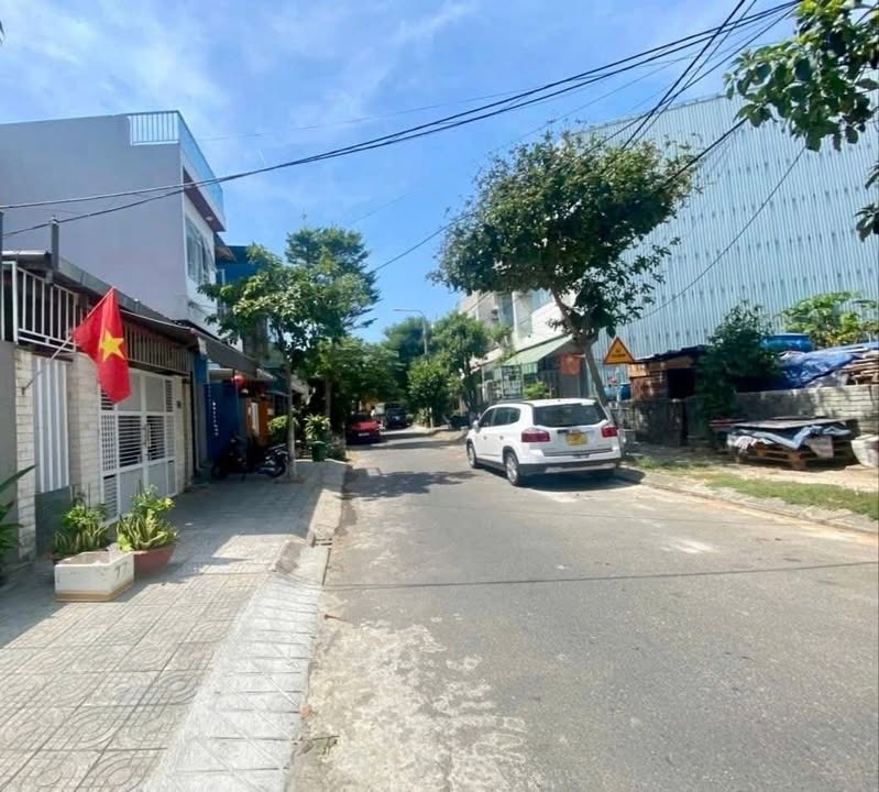 Bán đất tặng nhà đường Bùi Xương Trạch, Khuê Trung, Cẩm Lệ - Giá 6.1 tỷ thương lượng