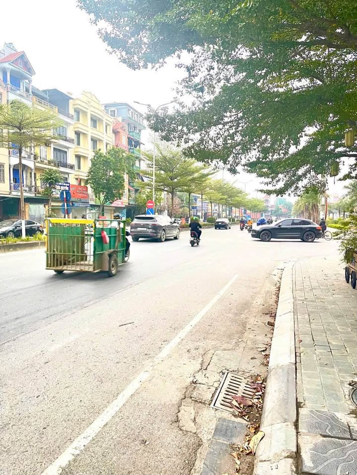 Bán Nhà Mặt Phố Lý Thánh Tông, Từ Sơn 100m² giá 15 tỷ - Đầu tư sinh lời ngay!