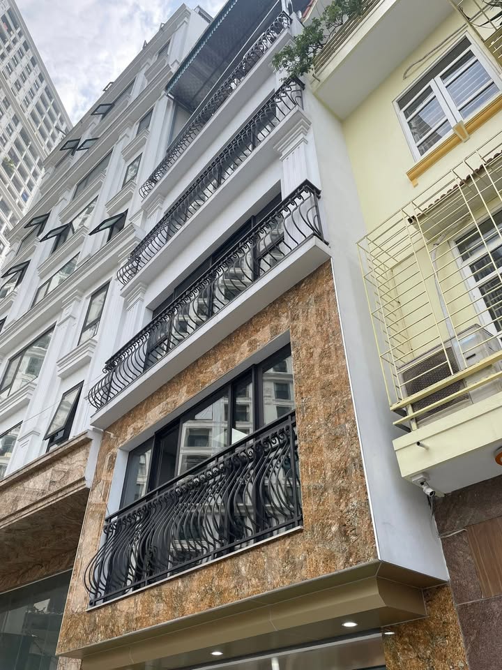 Nhà Đình Thôn 42m² giá 13 tỷ - Mặt ngõ kinh doanh, ô tô vào nhà!