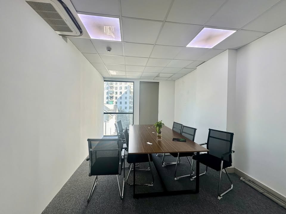 Cho thuê văn phòng Thọ Tháp Cầu Giấy 220m² giá 35 triệu - Tòa nhà chuyên nghiệp, tiện ích đầy đủ!