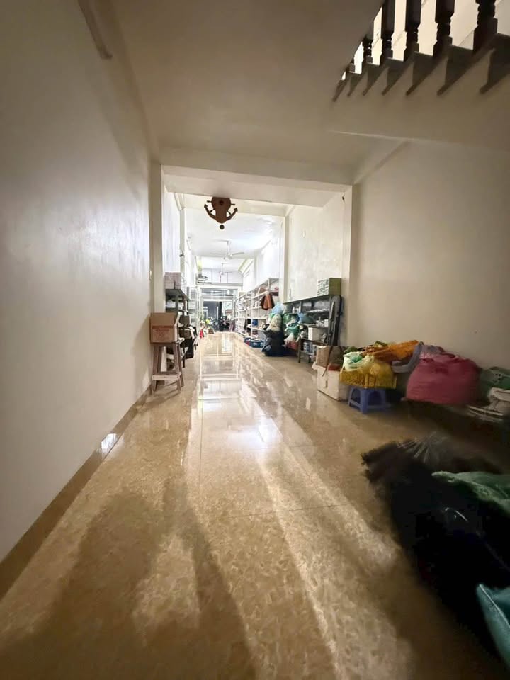 Nhà 4 tầng mặt phố Hoàng Lộc, Hải Dương 93,5m² giá 3,9 tỷ - Chính chủ bán gấp!