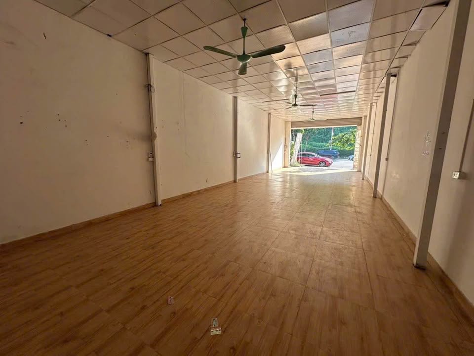 Bán nhà FrontHouse đường Trần Phú, Lào Cai, 127m² - Tiềm năng kinh doanh lớn!