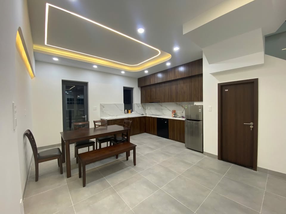 Nhà cho thuê nguyên căn Sun Casa Central Tân Uyên - 3 phòng ngủ, 4WC, Full nội thất!