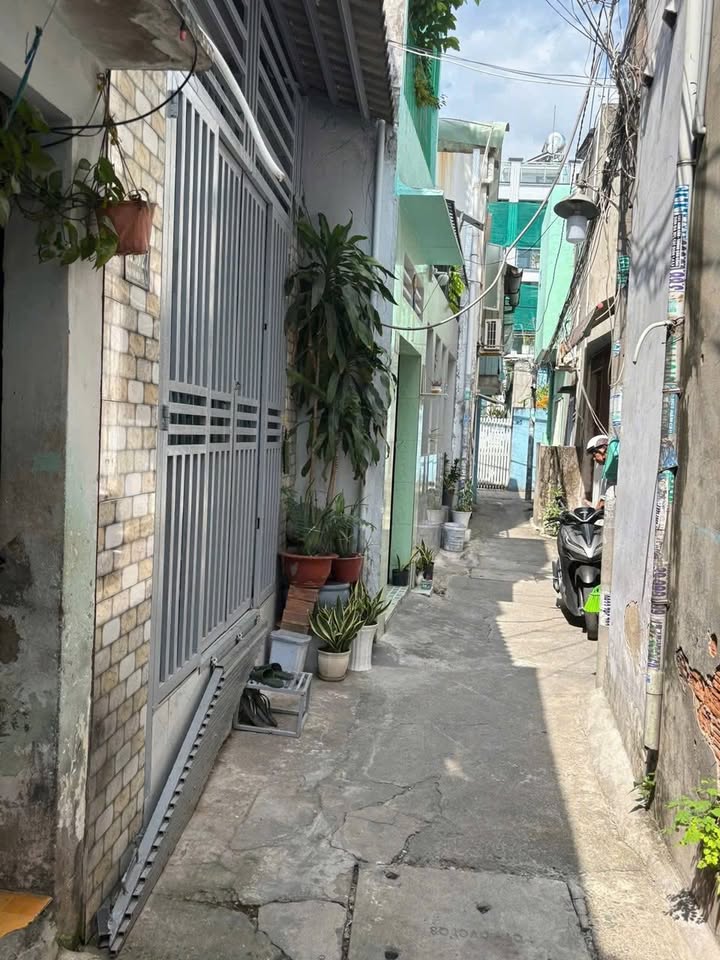 Nhà phố quận 8, đường Phạm Thế Hiển, 12m² giá 2.28 tỷ - Sổ hồng riêng, không quy hoạch!