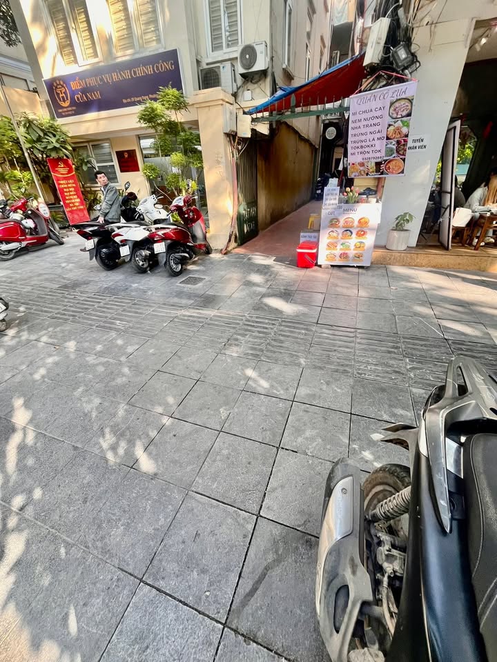 Phòng cho thuê tại phố Quang Trung, Hoàn Kiếm 20m² giá 5 triệu - Chính chủ, đầy đủ tiện nghi!