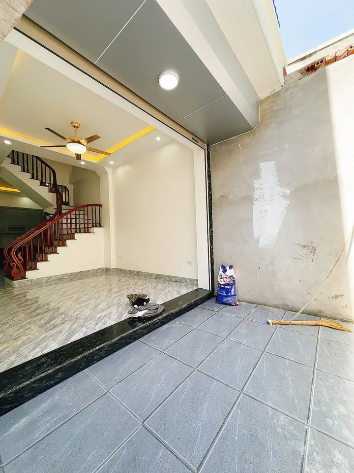 Nhà 3 tầng Trần Lãm, Thái Bình 40m² giá chỉ 1.1 tỷ - Thiết kế hiện đại, nhận nhà ngay!