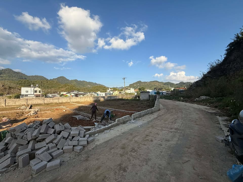 Đất thổ cư Mộc Châu 100m² giá 2 tỷ - Cơ hội đầu tư tuyệt vời!