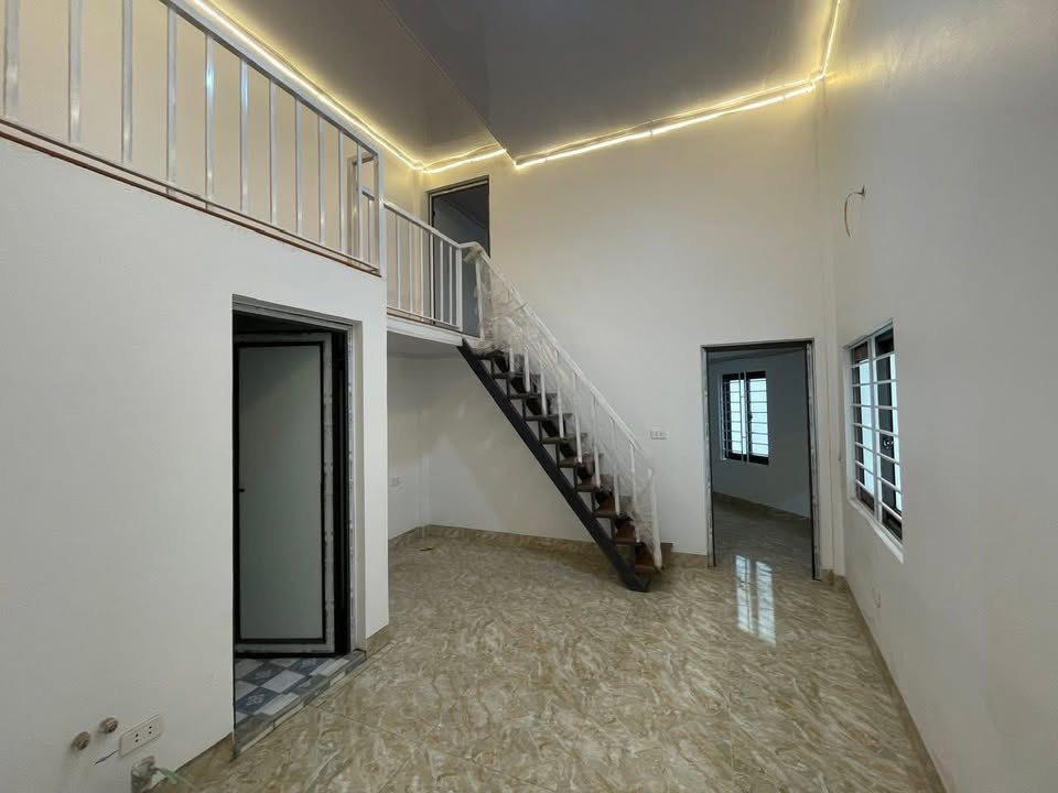 Căn hộ cho thuê Thạch Bàn 2PN giá thỏa thuận - Ô tô đỗ cửa tiện lợi!