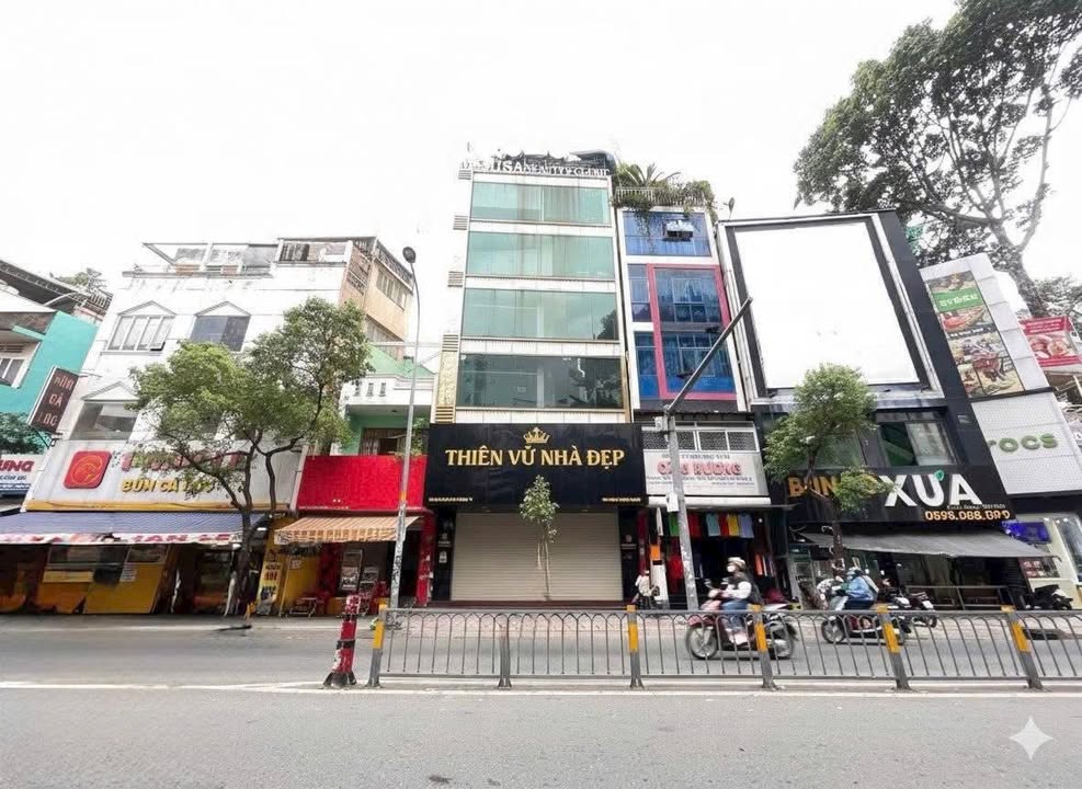 FrontHouse mặt tiền đường Cao Thắng, Q10, 120m² giá 62 tỷ - Kinh doanh sôi động!