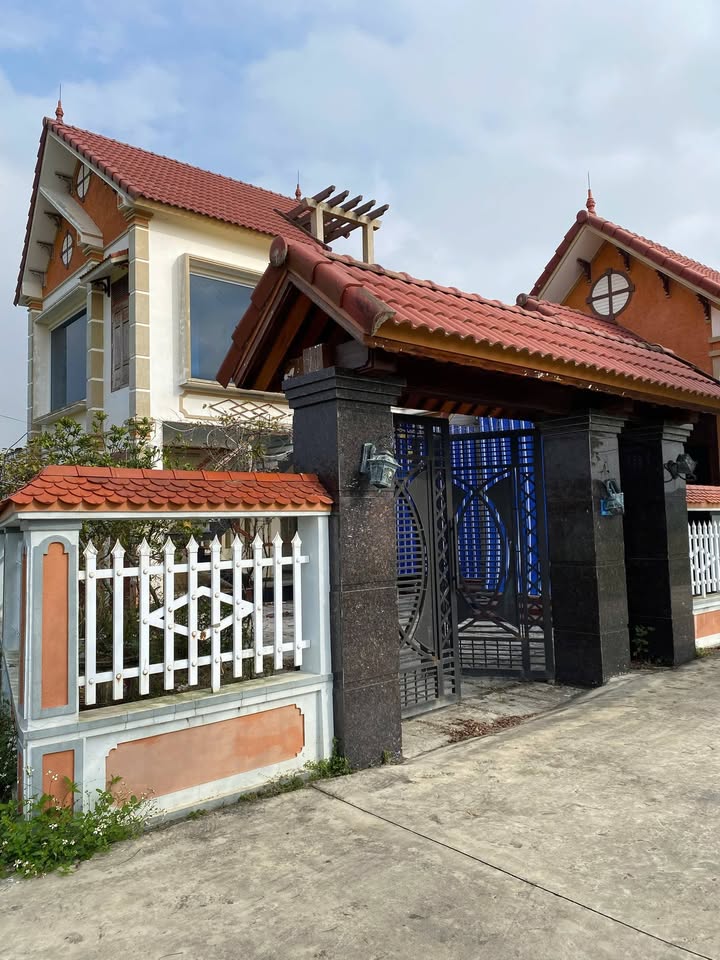 Biệt thự Quảng Yên 547m² giá 3 tỷ - Không gian sống xanh và thoải mái!