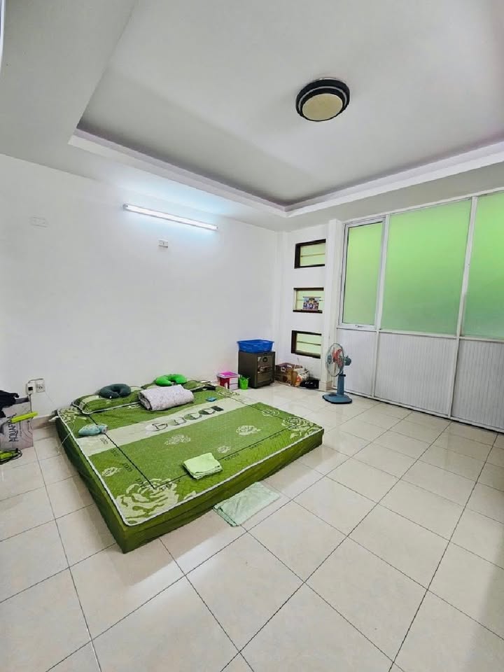 Nhà phố Đồng Đen, Tân Bình 78m² giá 11.8 tỷ - Khu vực vip, tiện ích đầy đủ!