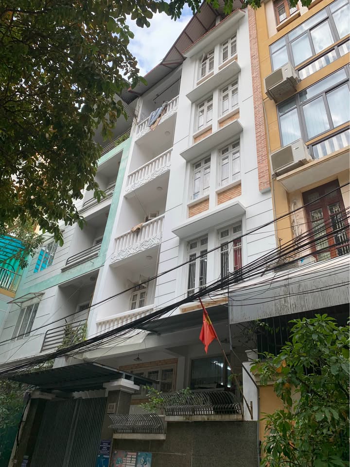 Nhà đẹp Trung Kính Cầu Giấy 42m² giá 13 tỷ - Thiết kế hiện đại, an ninh đảm bảo!