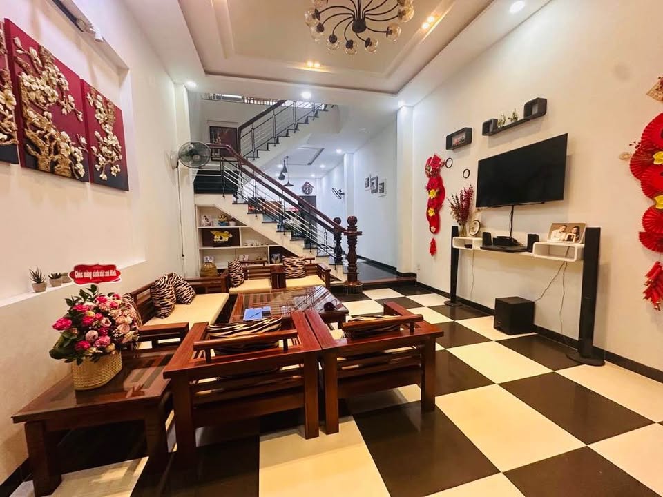 Bán nhà 3 tầng Nguyễn Thành Ý 107m² giá 11.8 tỷ - Vị trí vàng Đà Nẵng