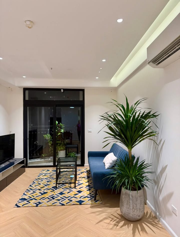 Căn hộ Royal City 2 phòng ngủ 2WC giá 20 triệu - Full nội thất đẹp