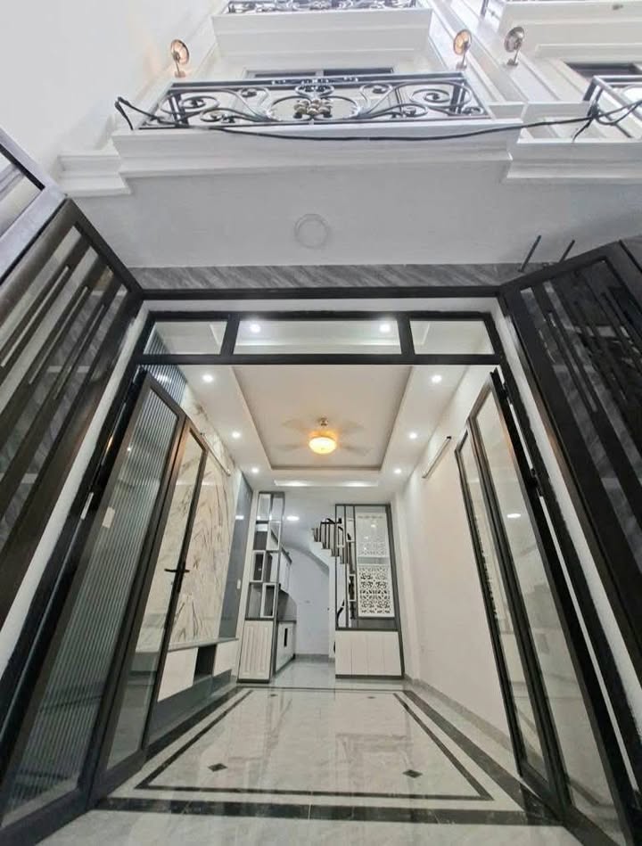 Nhà phố Quang Trung Hà Đông 49m² giá 10.5 tỷ - Thang máy hiện đại, sẵn sàng ở ngay!