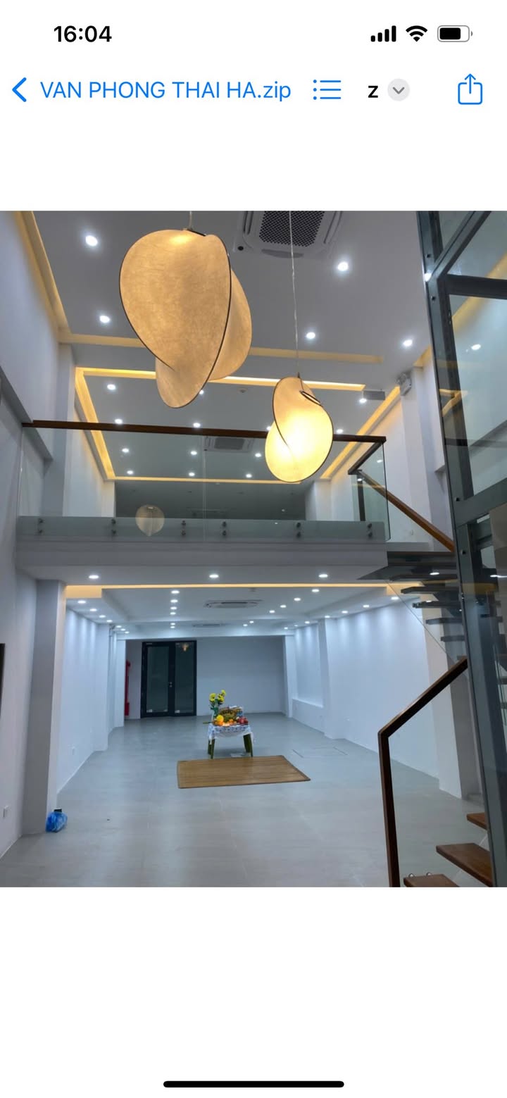 Cho thuê nguyên tòa 5 tầng mặt đường Thái Hà 550m² - Phù hợp làm văn phòng và kinh doanh!