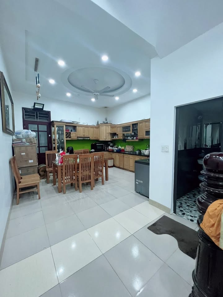 Nhà 3 tầng Đông Kinh - Lạng Sơn 75m² giá 4 tỷ - Thương lượng ngay!