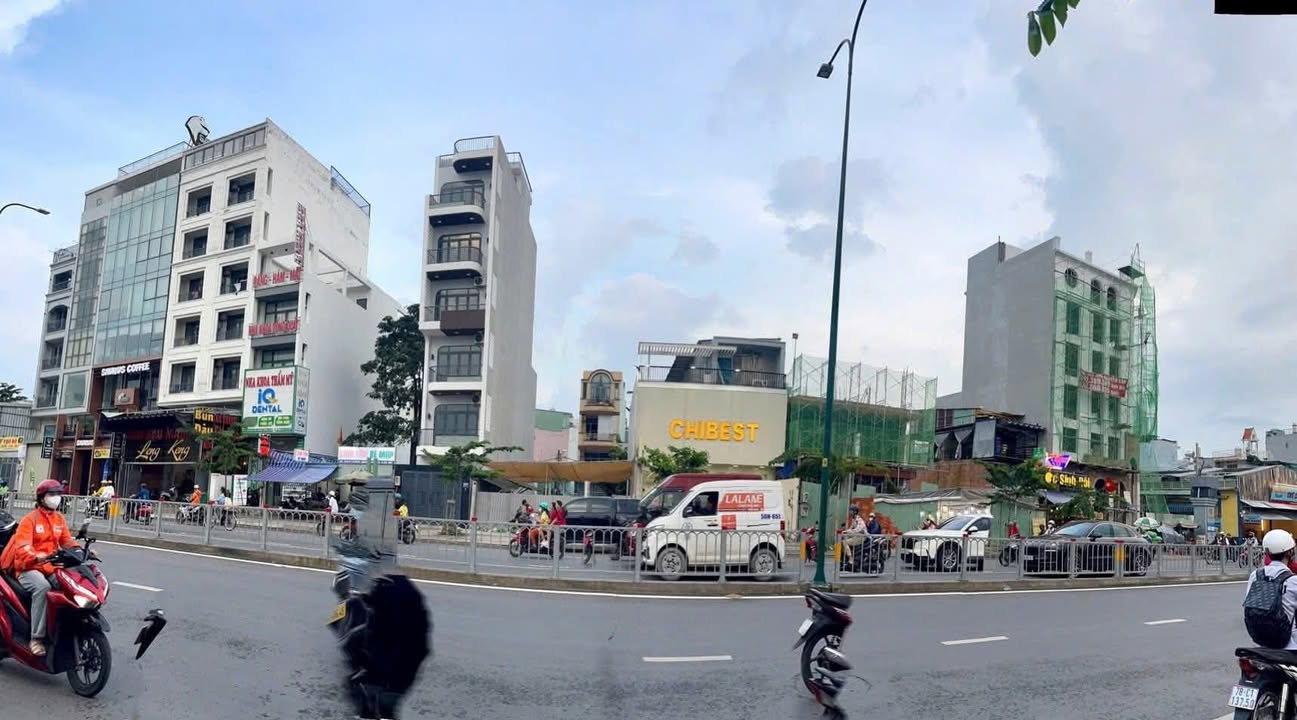 Front House 258 Dương Quảng Hàm, Gò Vấp 93m² giá 19.8 tỷ - Kinh doanh sầm uất!