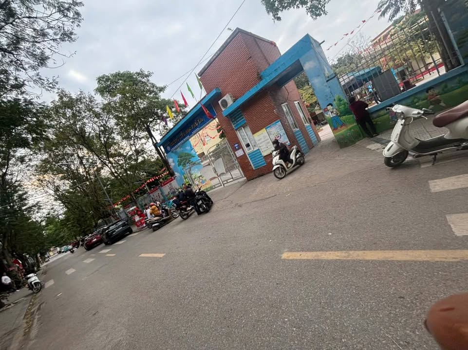 Cho thuê mặt bằng kinh doanh tại Phú La, Hà Đông 40m² chỉ 4 triệu - Địa điểm lý tưởng cho hàng ăn vặt!