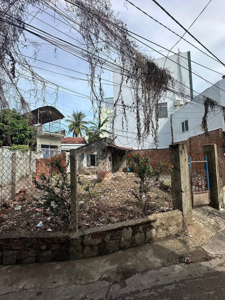 Đất nền trung tâm Tuy Hòa 136m² giá 2.5 tỷ - Cơ hội đầu tư lý tưởng!