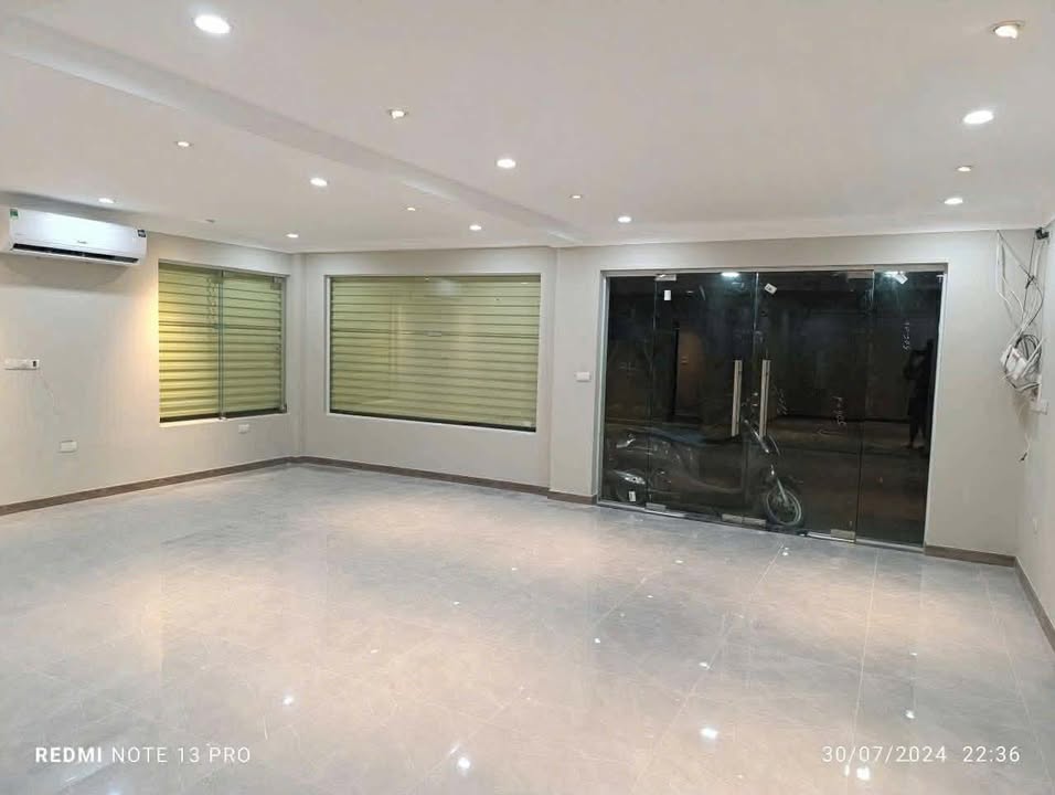 Bán FrontHouse Nghĩa Tân – Tô Hiệu 32m² giá 6.5 tỷ - Kinh doanh siêu lợi nhuận!