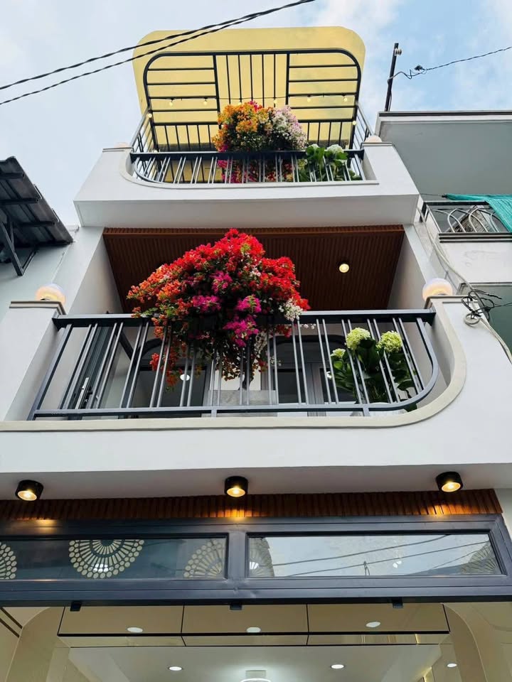 Nhà phố Gò Vấp 24m² giá 4.28 tỷ - Đúc BTCT, thiết kế đẹp, chính chủ!