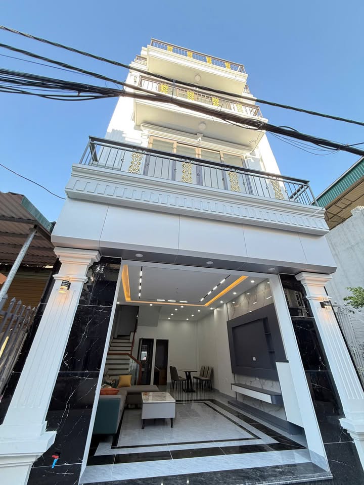 Nhà 4 tầng Ngõ 5 Bãi Muối, Hạ Long 60m² giá 4.5 tỷ - Thiết kế tân cổ điển sang trọng!