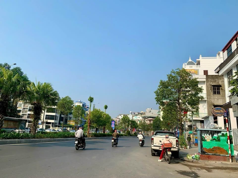 Nhà phố 4 tầng Ngõ 4 Nguyễn Văn Cừ, Hạ Long 52m² giá 4 tỷ - Thiết kế tân cổ điển sang trọng!