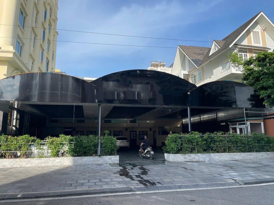 Nhà hàng 3 tầng Bãi Cháy 450m² giá 40 triệu - Vị trí đắc địa sẵn sàng kinh doanh!