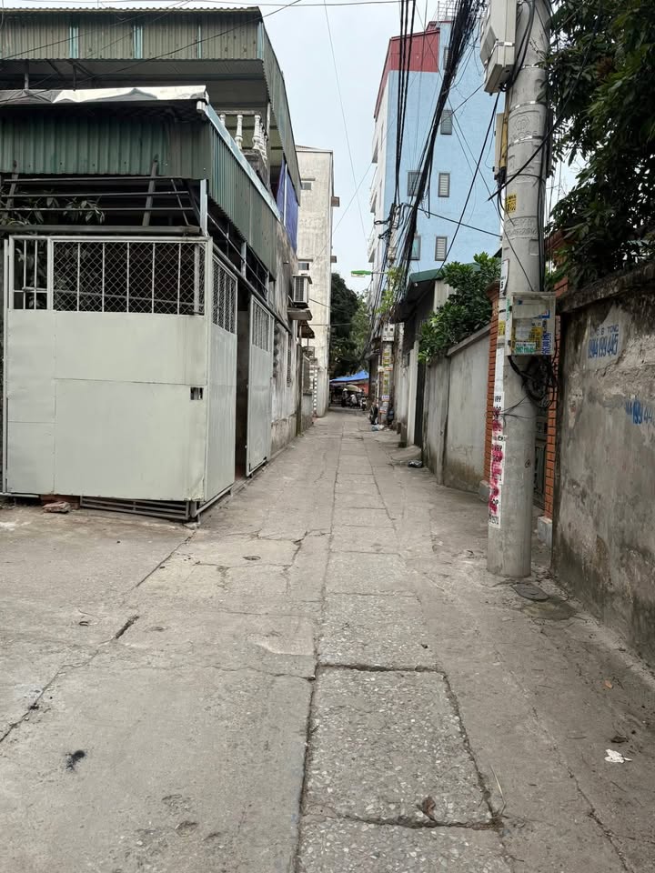 Nhà cấp 4 Ngũ Hiệp, Thanh Trì, 42m² giá 4,3 tỷ - Vị trí đắc địa gần chợ!