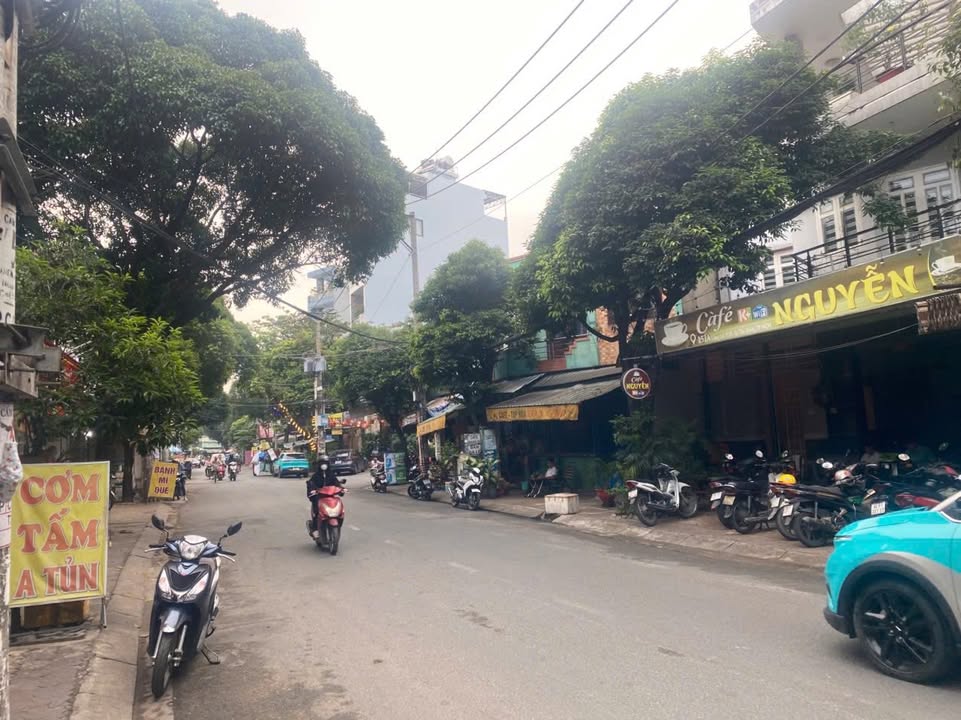 Nhà phố Tân Bình 78m² giá 5.7 tỷ - Lô góc hai mặt tiền thoáng đãng!