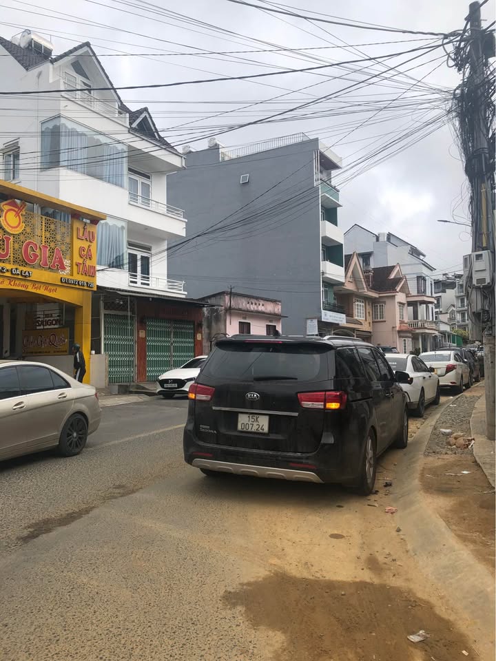 Cho thuê mặt bằng mặt tiền đường Thông Thiên Học, Đà Lạt - Cơ hội kinh doanh tuyệt vời!