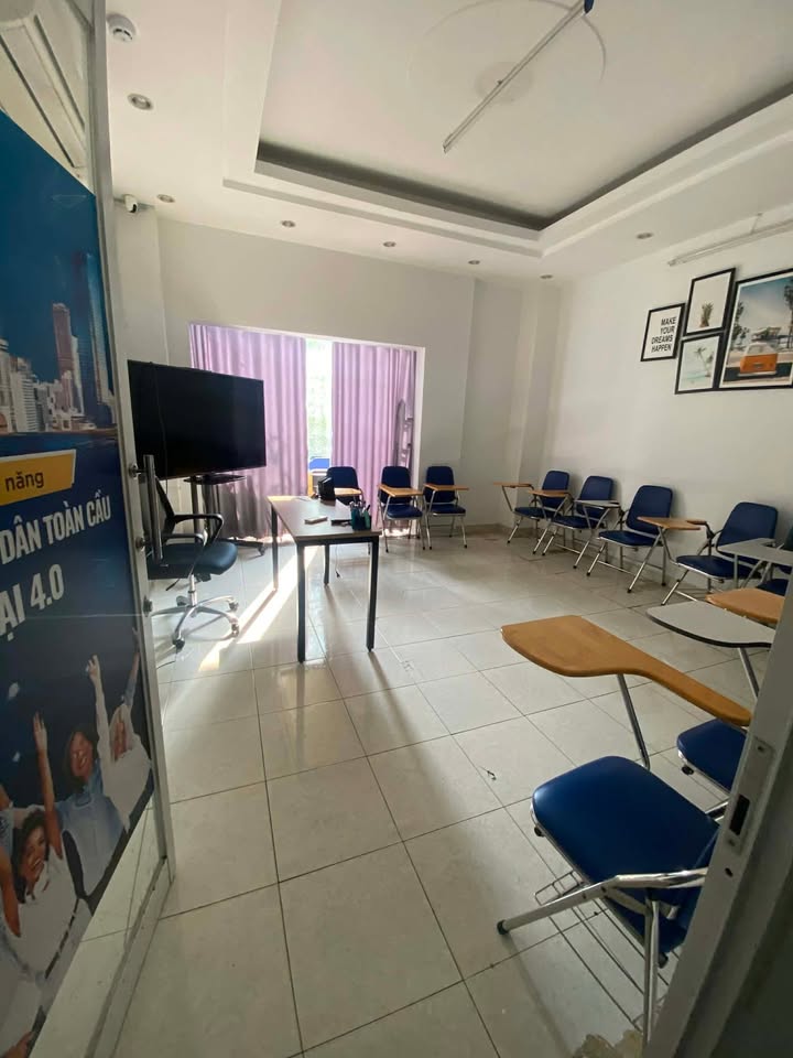 Cho thuê FrontHouse đường Bà Huyện Thanh Quan, Quận 3, 55m² - Vị trí trung tâm, yên tĩnh!